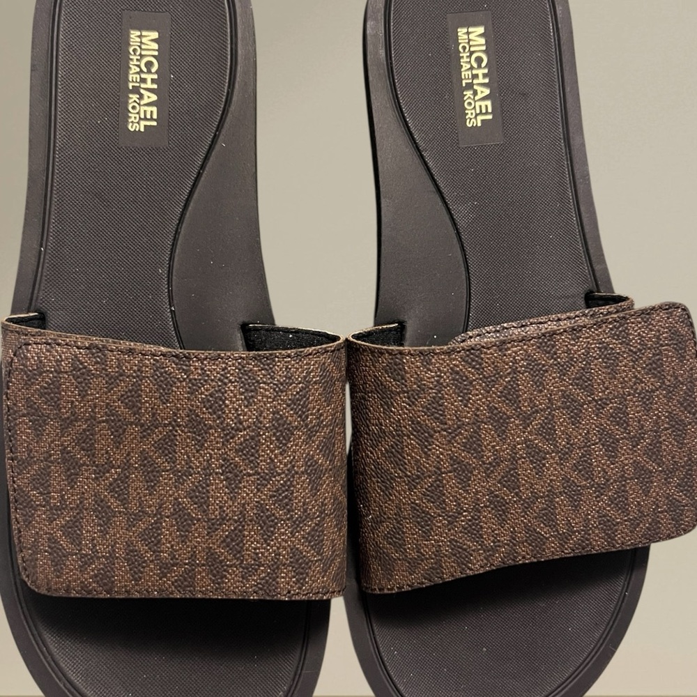 Michael Kors Women's MK Signature Logo Print Wade Slide NWOT